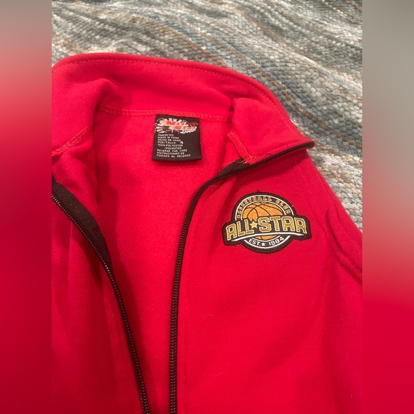 Boys Size 4 - Sweatsuit 3 piece set. Long Sleeve Sweatshirt, Sweatpants, & Vest. - Picture 5 of 14